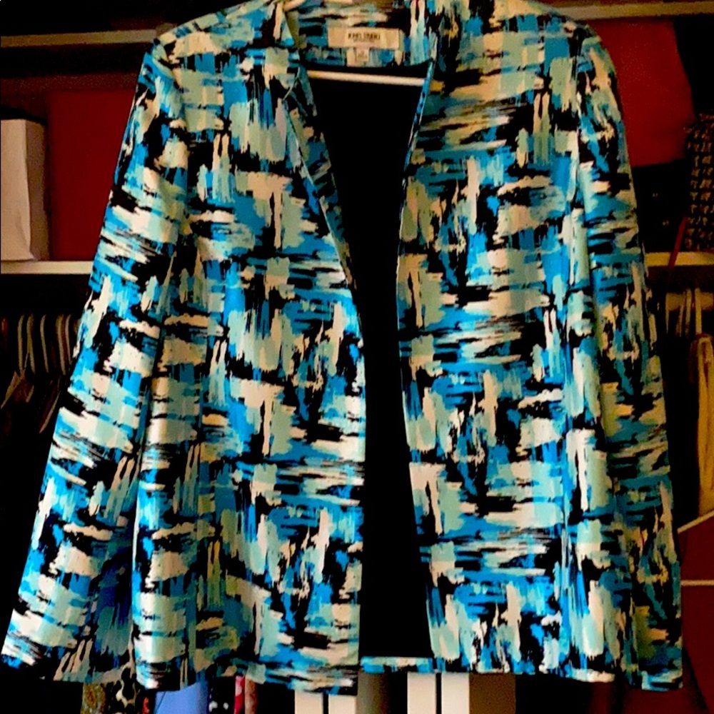 Jones studio blue blazer. Cute trendy size 12.